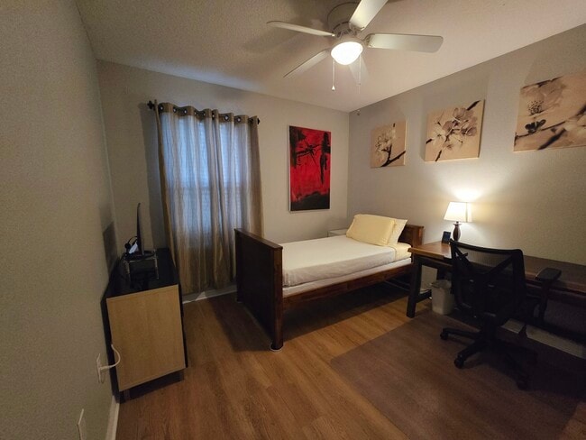 Photo - 384 Aberdeen Dr House