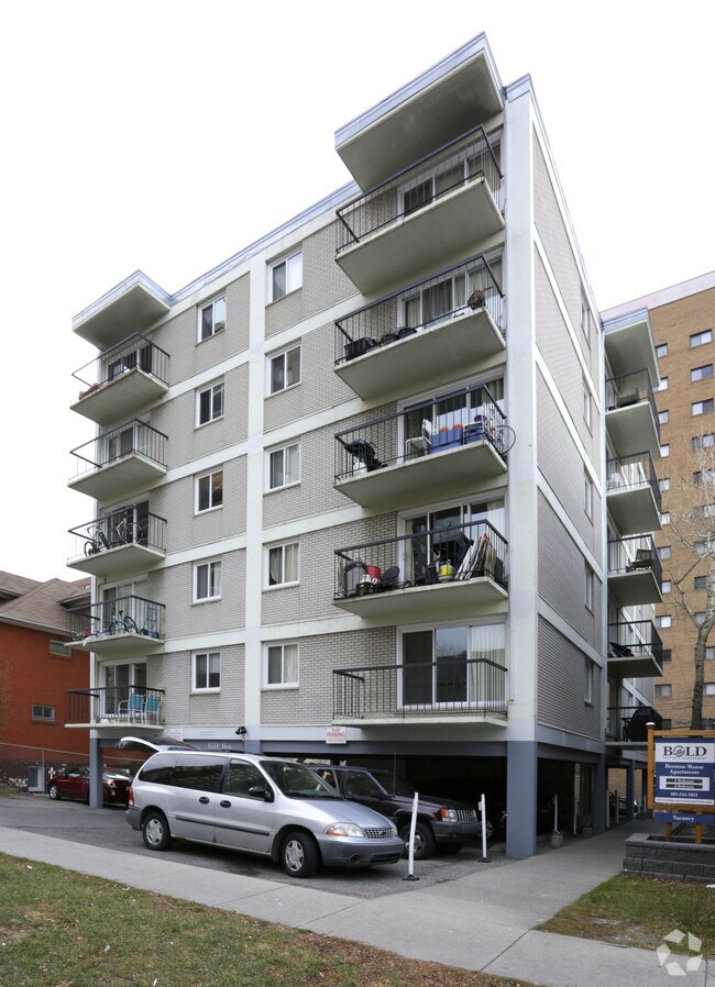 Building Photo - Brenton Manor