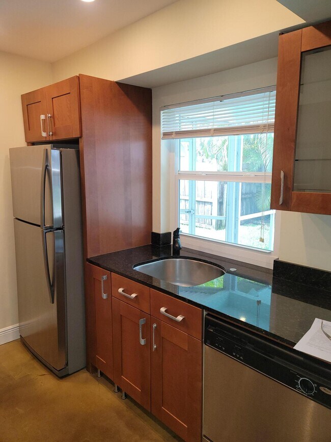 Foto del edificio - 1680 NE 34th Lane B Oakland Park Fl 33334