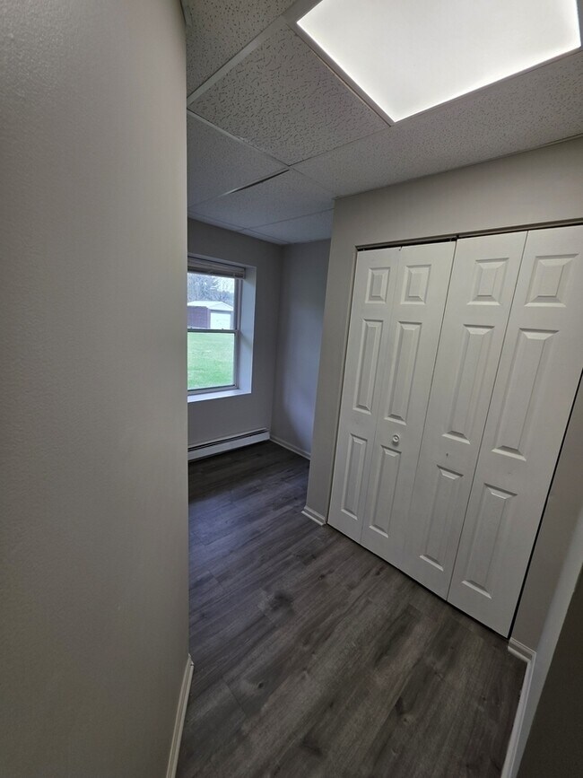 Foto del edificio - 3349 N Whitehall Rd