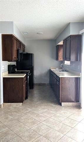 Building Photo - 913 Vedral Pl