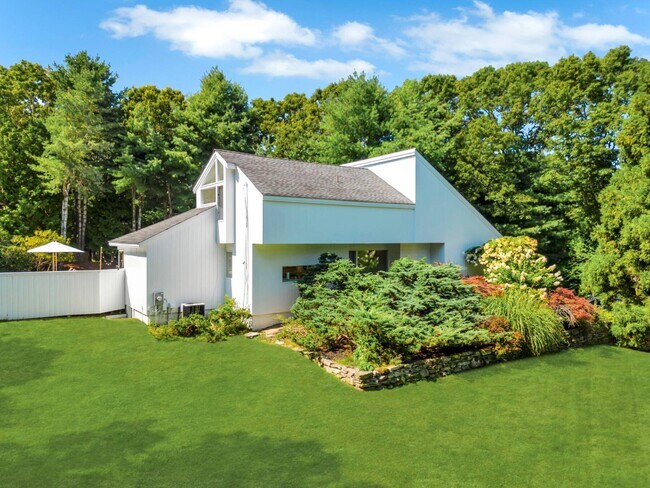 Foto del edificio - 3 Lynda Ln