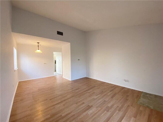 Foto del edificio - 1416 W Braker Ln