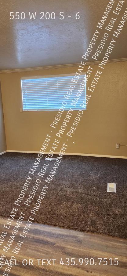 Building Photo - 550 W 200 S