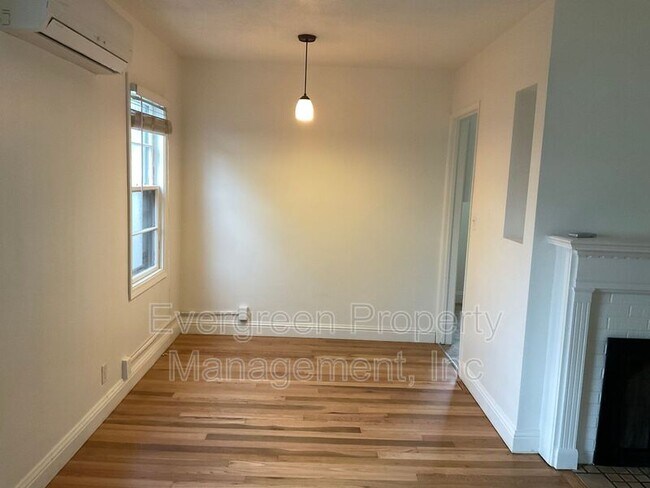 Foto del edificio - 3658 NE 112th Ave