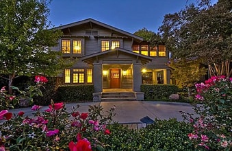 Building Photo - 3836 Mockingbird Ln