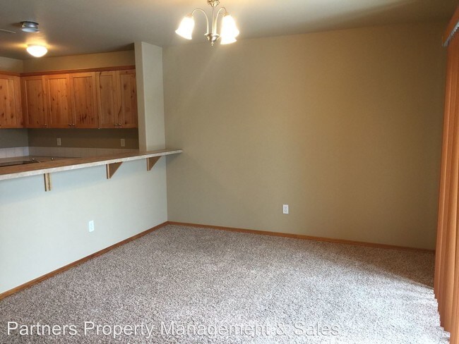 Building Photo - 3 br, 2.5 bath House - 2988 SW Indian Cir.
