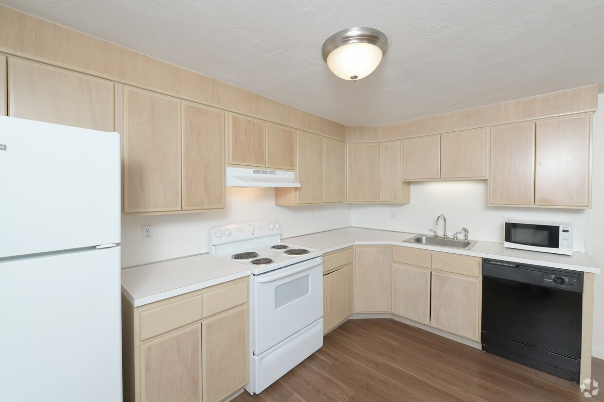 Canton Estates Apartment Homes 32 Neponset St Canton, MA