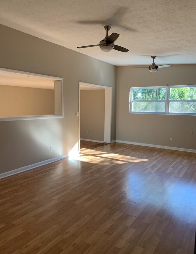 Building Photo - Beautifully Remodeled 3-Bedroom Home in Desirable Arlington!