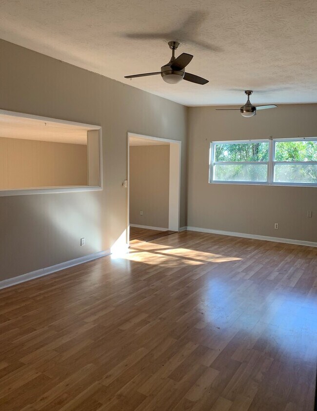 Foto del edificio - Beautifully Remodeled 3-Bedroom Home in Desirable Arlington!