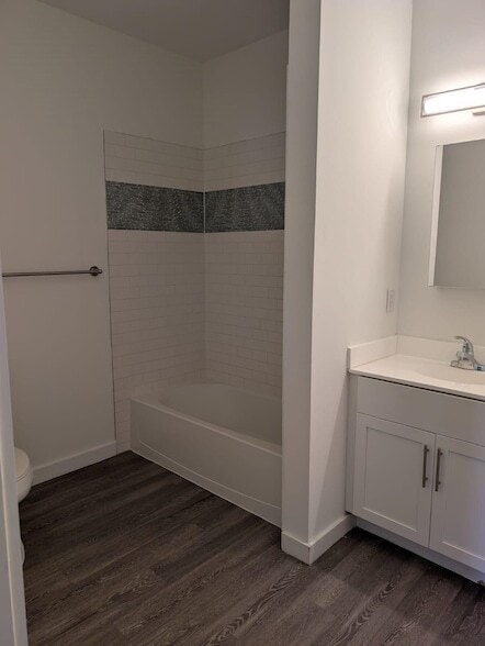 Building Photo - 687 Ocean Ave