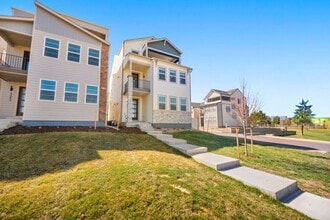 Building Photo - 3095 Curly Grv