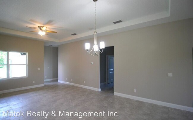 Building Photo - 3 br, 2 bath House - 4 Lindsay Dr Unit B
