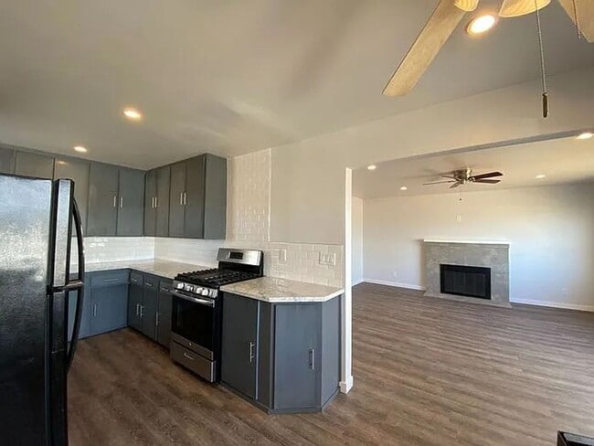 Building Photo - Sunny Seaside 3 bedroom House (Home is Occupied- do not disturb tenants)