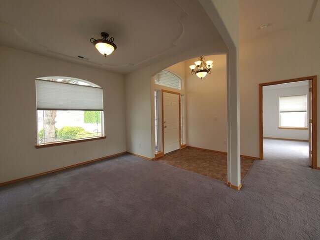 Building Photo - 264 Thyme Cir