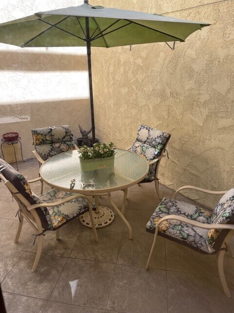 Enclosed Attrium - 1000 Fairview Ave