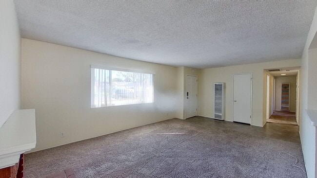 Building Photo - Charming 3 Bed 2 Bath House in Garden Grove!