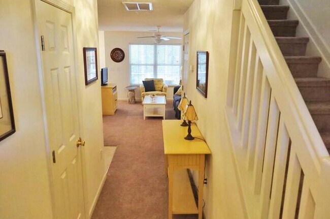 Building Photo - 420 Red Rose Blvd