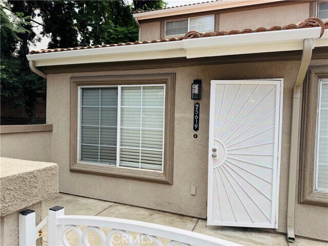 Foto principal - 25619 Prospect Ave