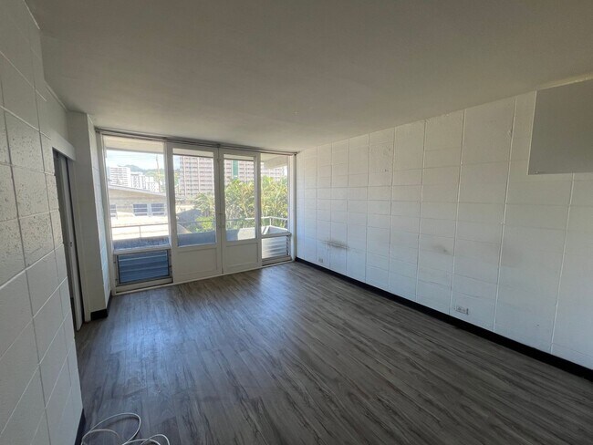 Foto del edificio - 2 Bedroom/1 Bathroom/1 Parking on University Ave
