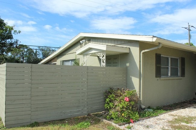 Building Photo - 6916 Alderwood Dr