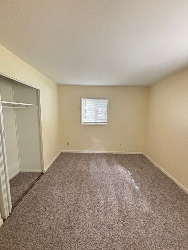 Foto del edificio - 402 S Dodson Dr