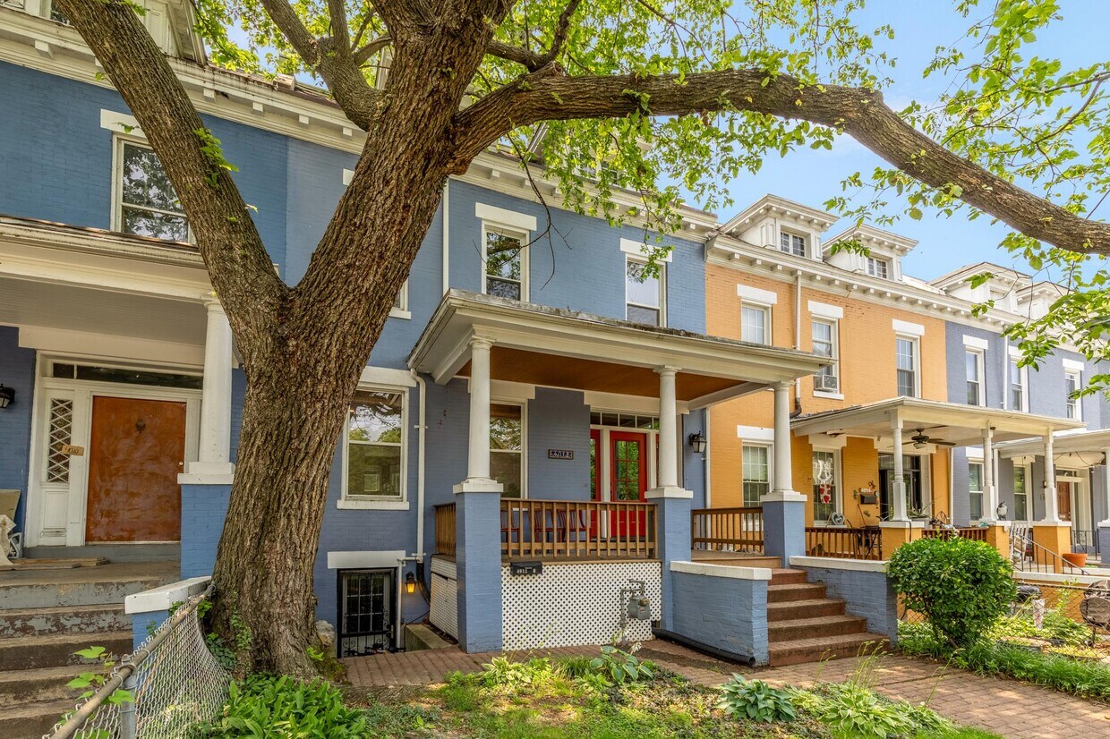 Foto principal - 4012 7th St NW