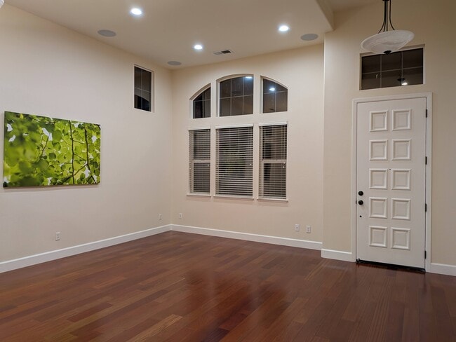 Building Photo - 3980 Avignon Ln
