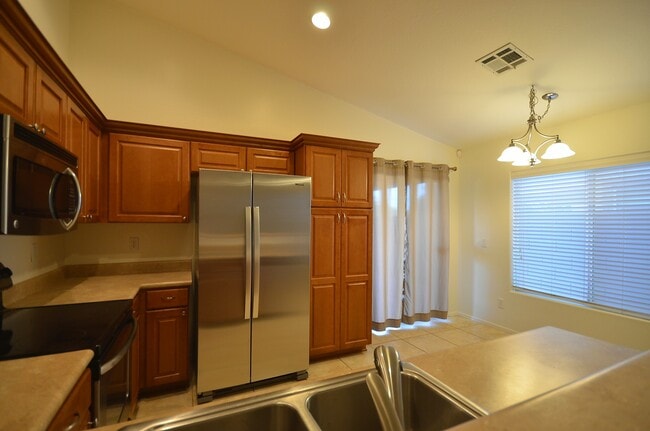 Building Photo - 1478 E Poncho Ln