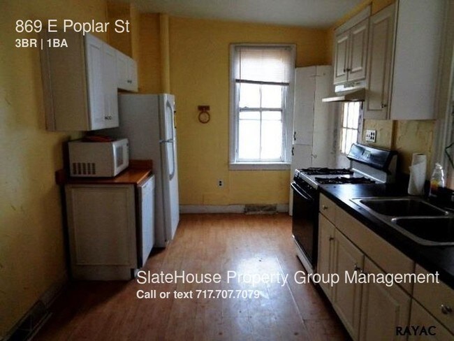 Building Photo - 869 E Poplar St
