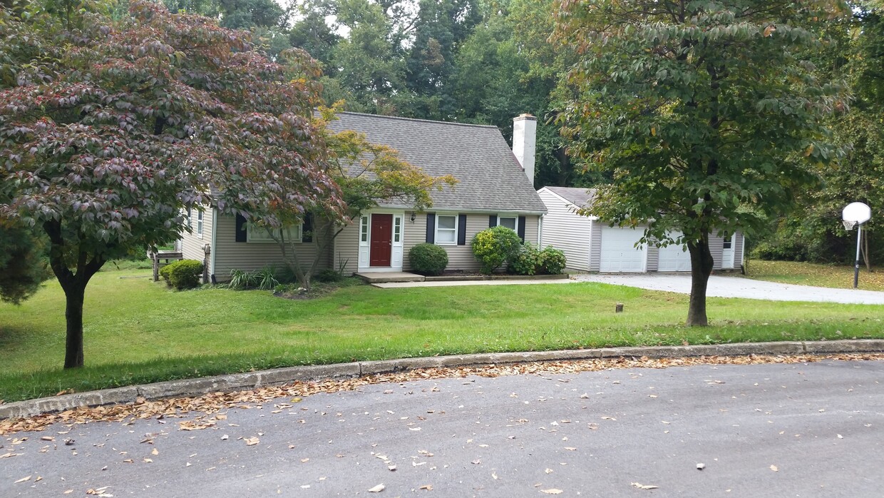 Primary Photo - 103 Bridle Ln
