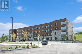Building Photo - 12 Thomas St S