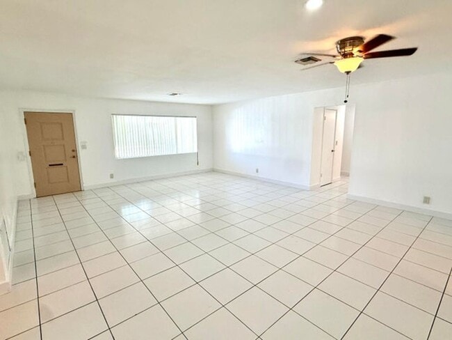 Photo - 118 SE 10th Court, Deerfield Beach, FL 33441 House