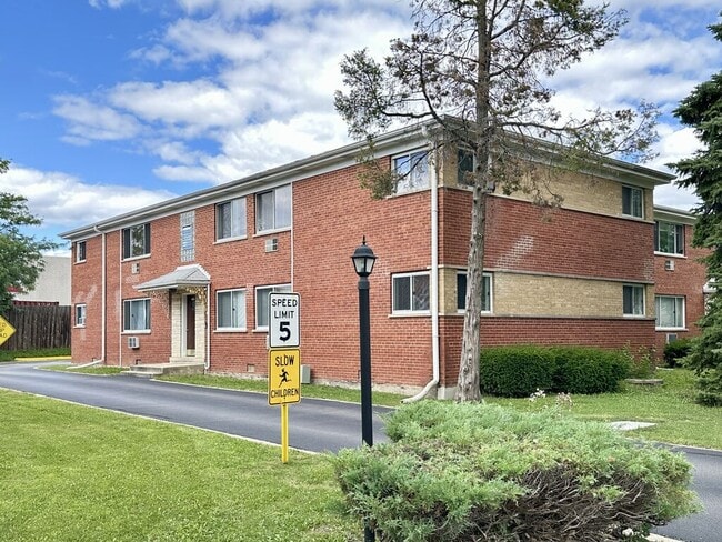Building Photo - 1316 Carol St