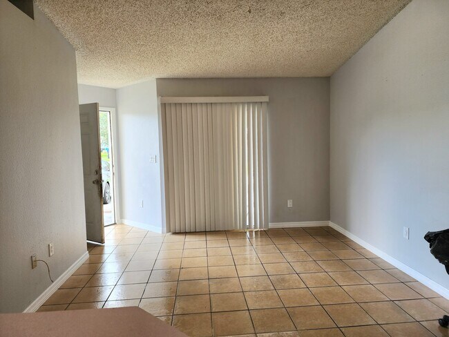 Foto del edificio - 954 Loquat Tree Rd