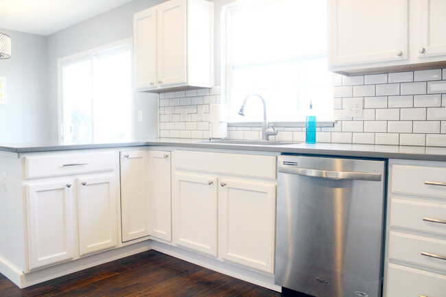 Foto del edificio - 3588 King Edward Way