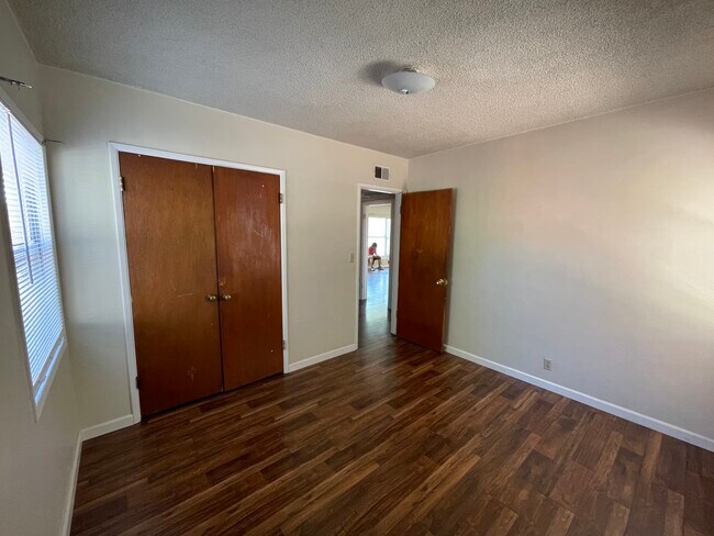Foto del edificio - 4855 Druid St