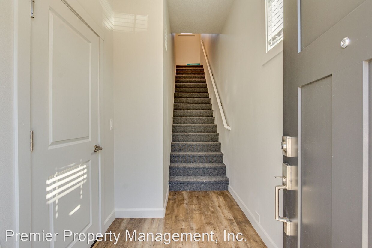 Building Photo - 3 br, 2.5 bath House - 174 Loganberry Ct