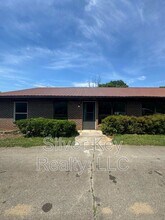 Building Photo - 311 Sunset Dr