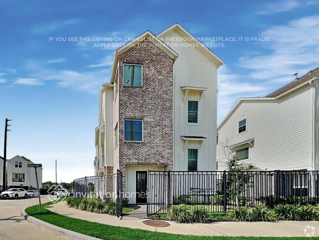 Building Photo - 713 Carriage Knls Dr