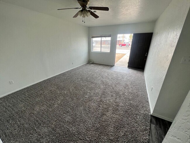 Foto del edificio - GREAT CONDITION