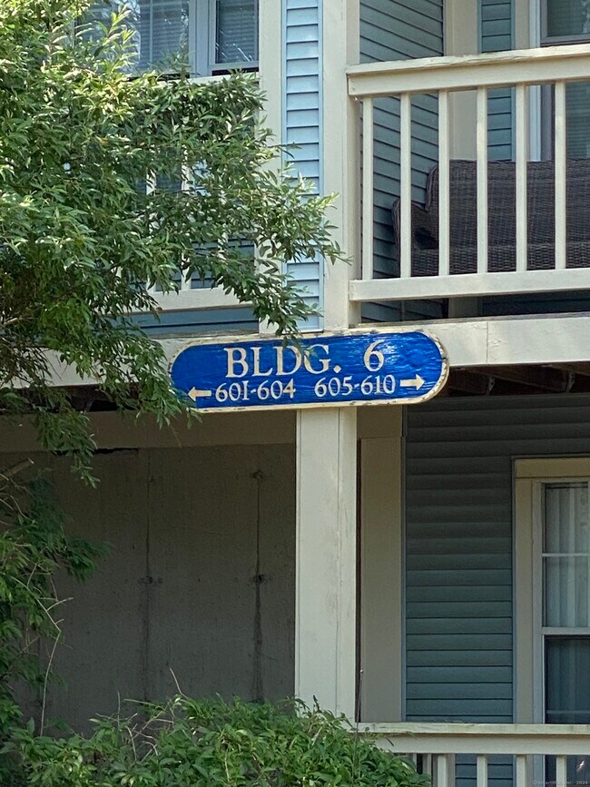 Building Photo - 75 Redwood Dr