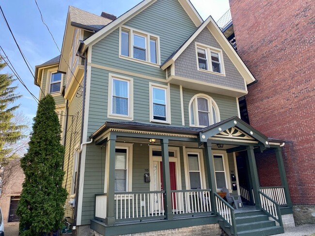 715-17 Summerlea St - 715-17 Summerlea St Apartment