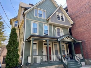 Building Photo - 715 Summerlea St