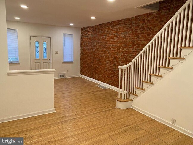 Foto del edificio - 1936 McClellan St