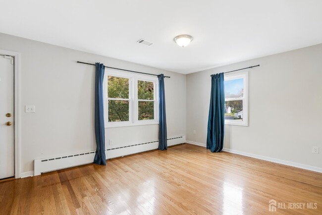 Foto del edificio - 372 Seneca Ave