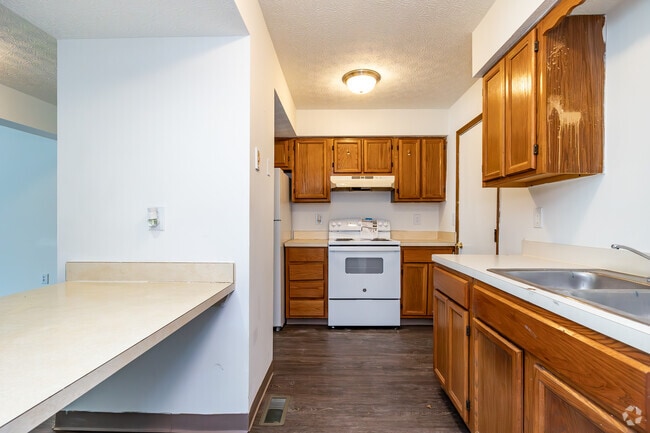 3BR, 2.5BA - 1,300SF - Kitchen - Jefferson Commons