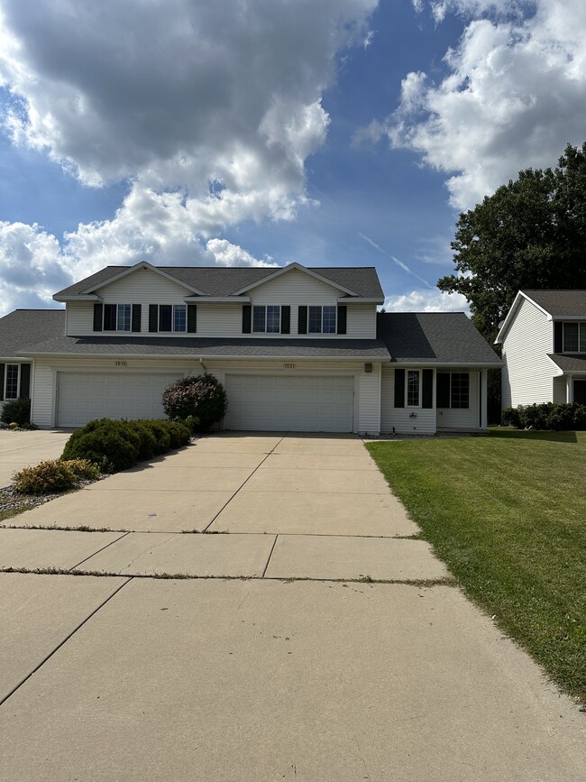 Building Photo - 1521 Redstone Trl