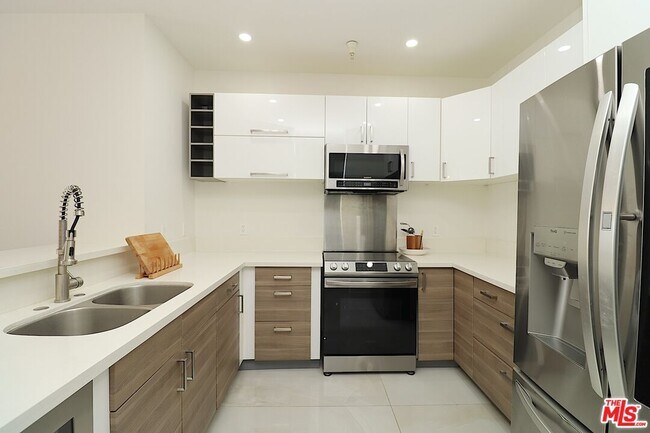 Foto del edificio - 625 S Berendo St