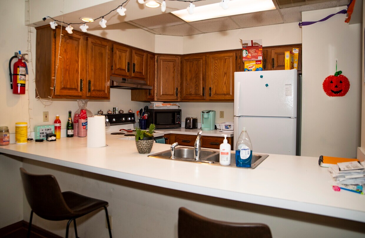 41 S Court St Unit Apt A, Athens, OH 45701 Apartments at 41 S Court